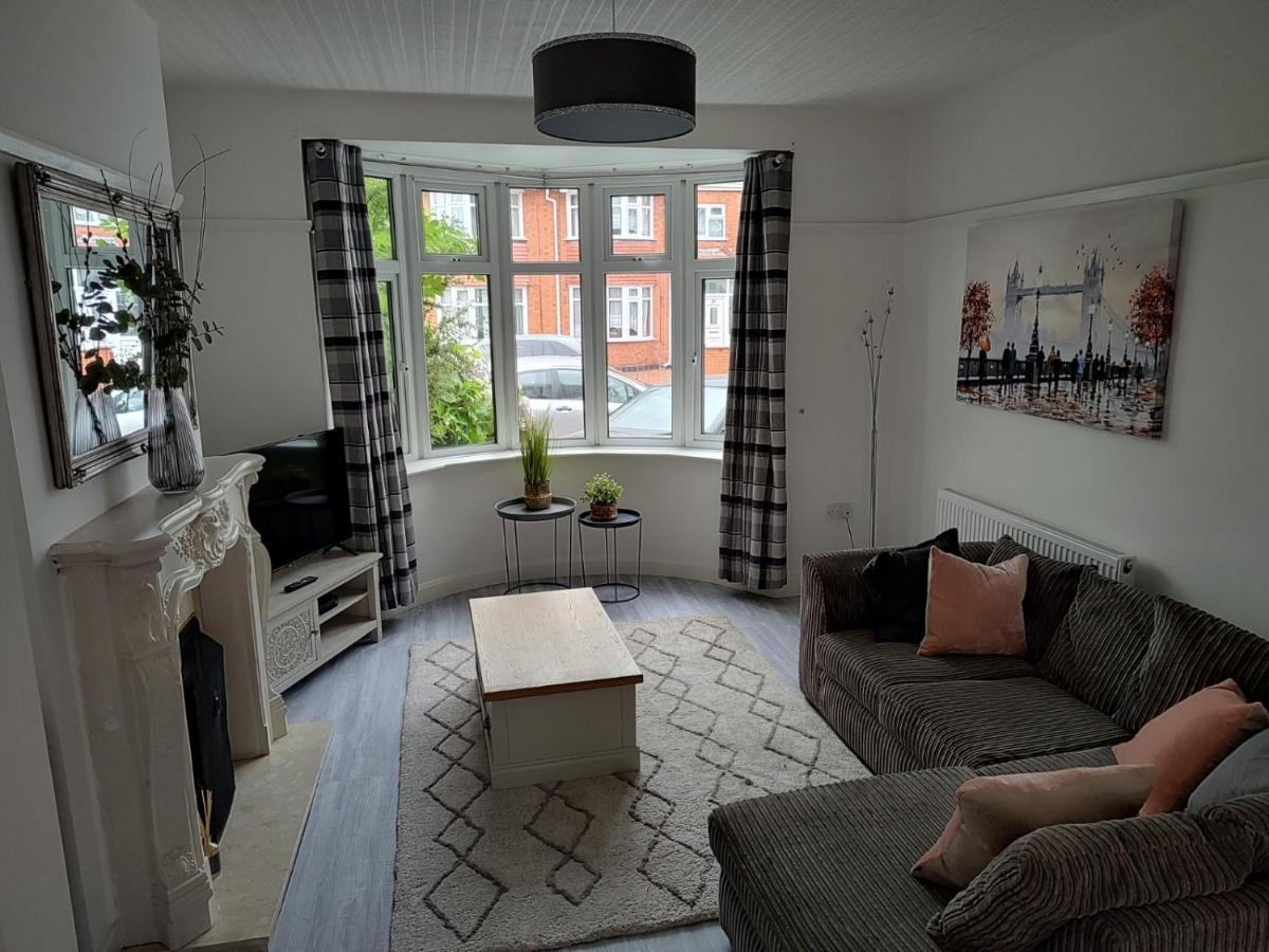Wavertree Drive 3 Bed Contractor Home In Leicester Esterno foto