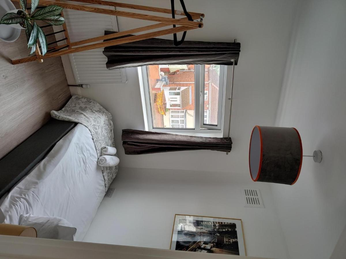 Wavertree Drive 3 Bed Contractor Home In Leicester Esterno foto