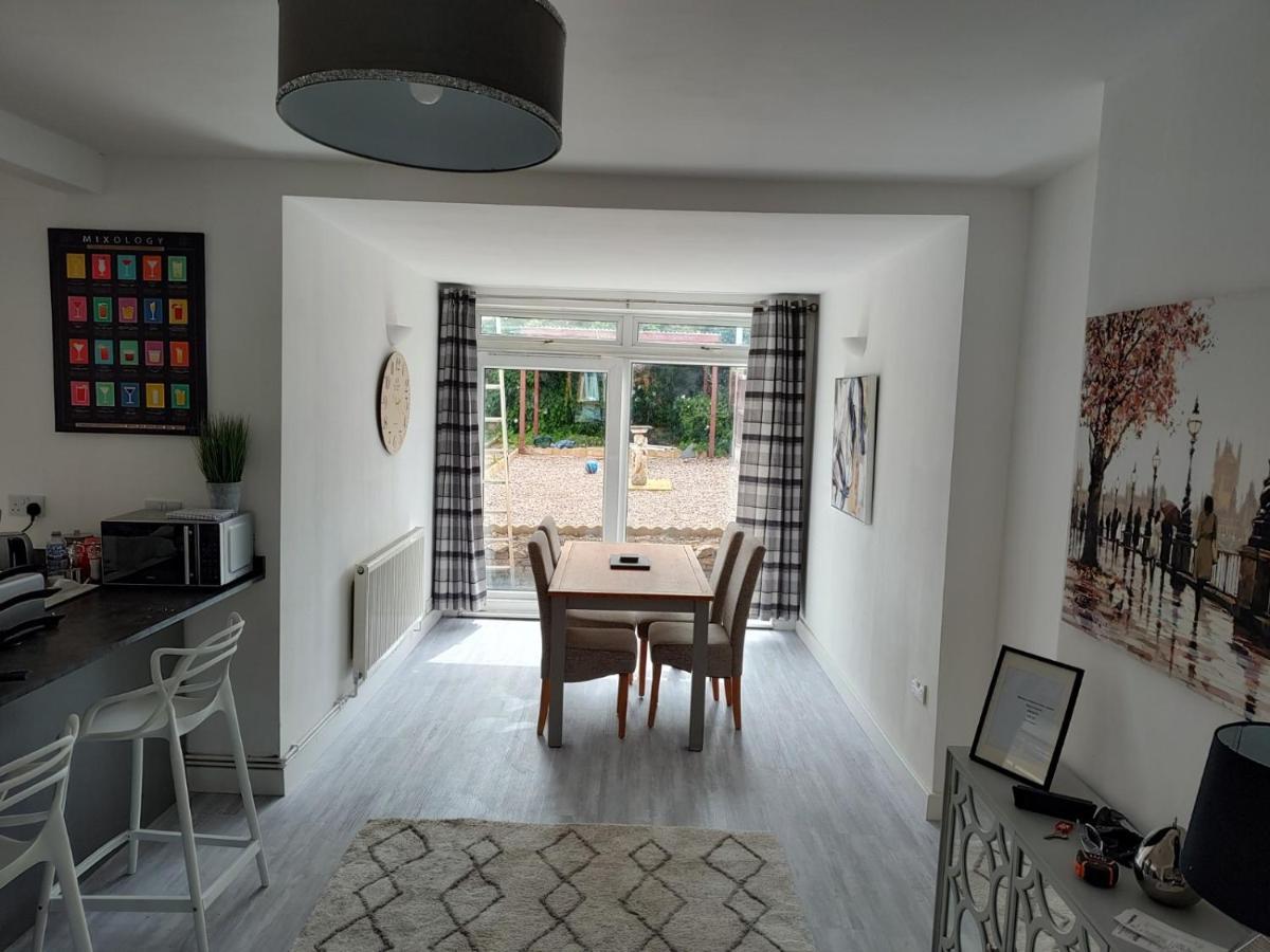 Wavertree Drive 3 Bed Contractor Home In Leicester Esterno foto
