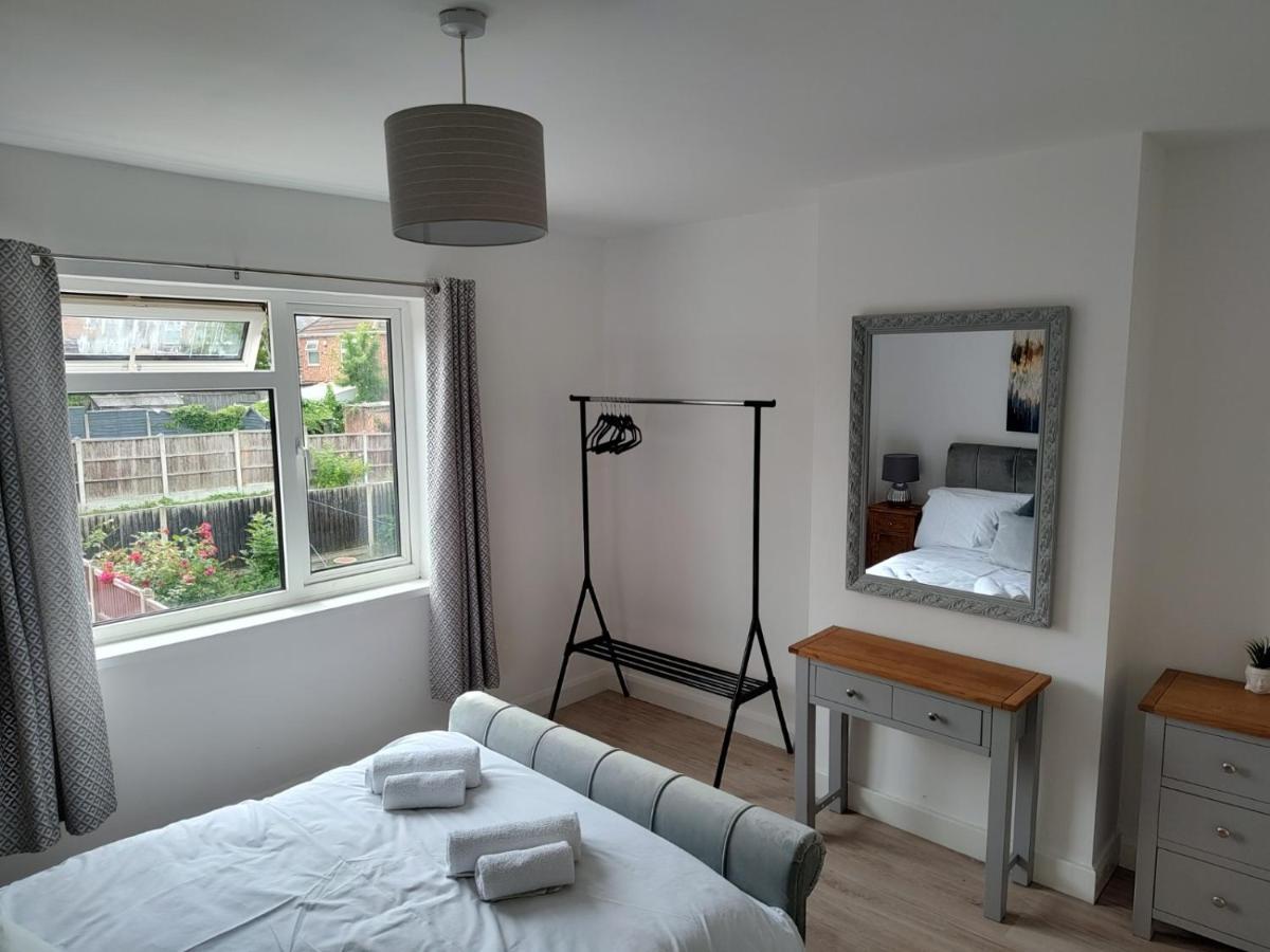 Wavertree Drive 3 Bed Contractor Home In Leicester Esterno foto