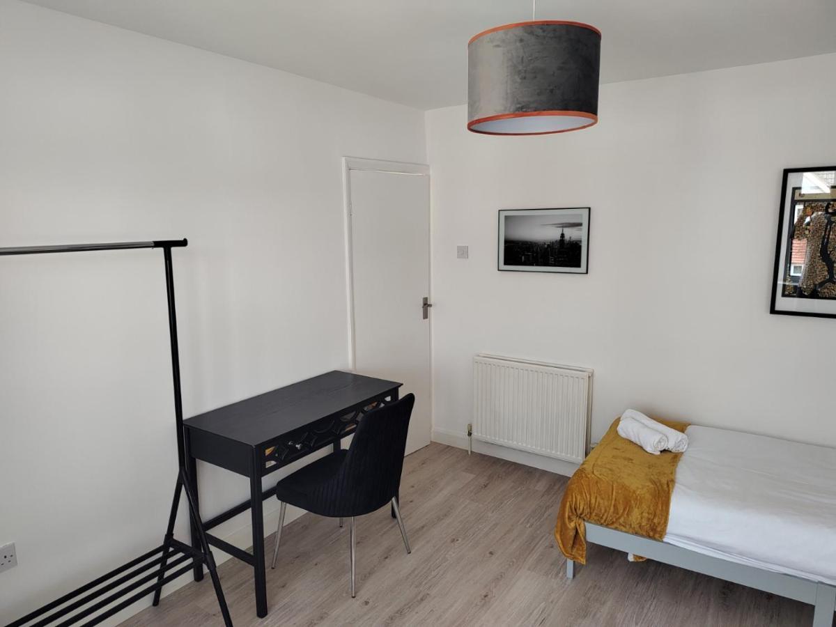 Wavertree Drive 3 Bed Contractor Home In Leicester Esterno foto